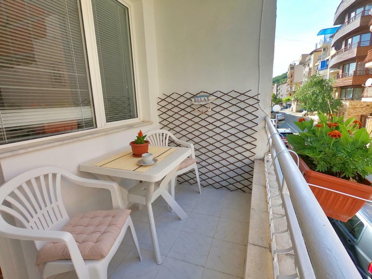 Apartment In St. Vlas With Terrace Sveti Vlas Esterno foto