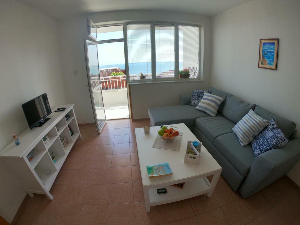 Apartment In St. Vlas With Terrace Sveti Vlas Esterno foto