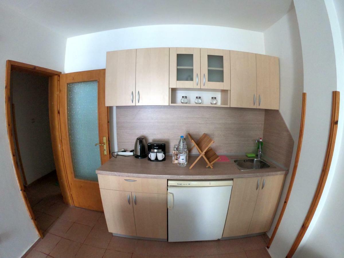 Apartment In St. Vlas With Terrace Sveti Vlas Esterno foto