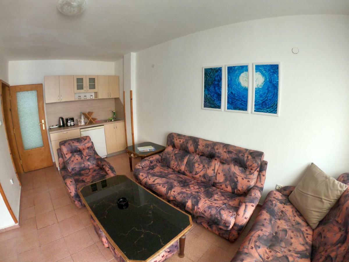 Apartment In St. Vlas With Terrace Sveti Vlas Esterno foto