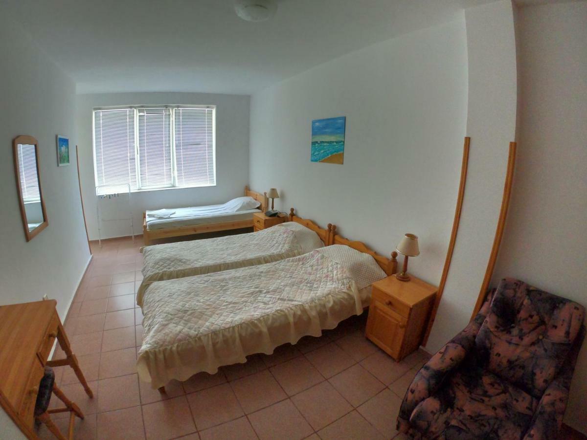 Apartment In St. Vlas With Terrace Sveti Vlas Esterno foto